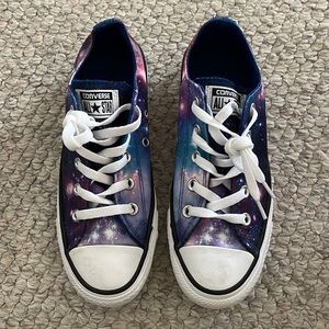 low top galaxy converse